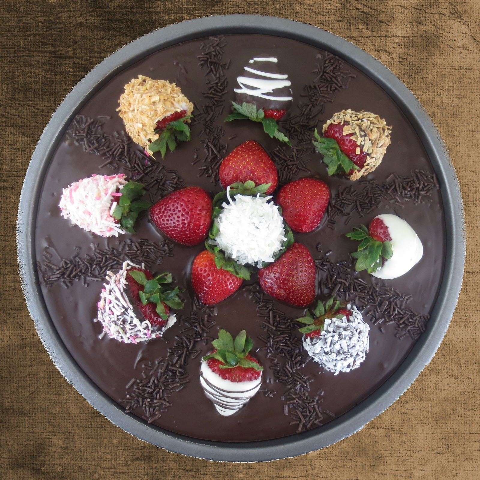Chocolate Dipped Strawberries Pizza