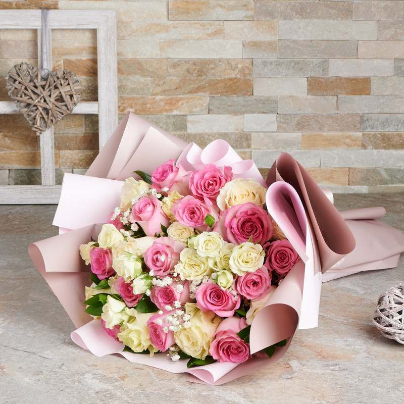 Grand Deluxe Flower Wrap - 100 Roses in Pink